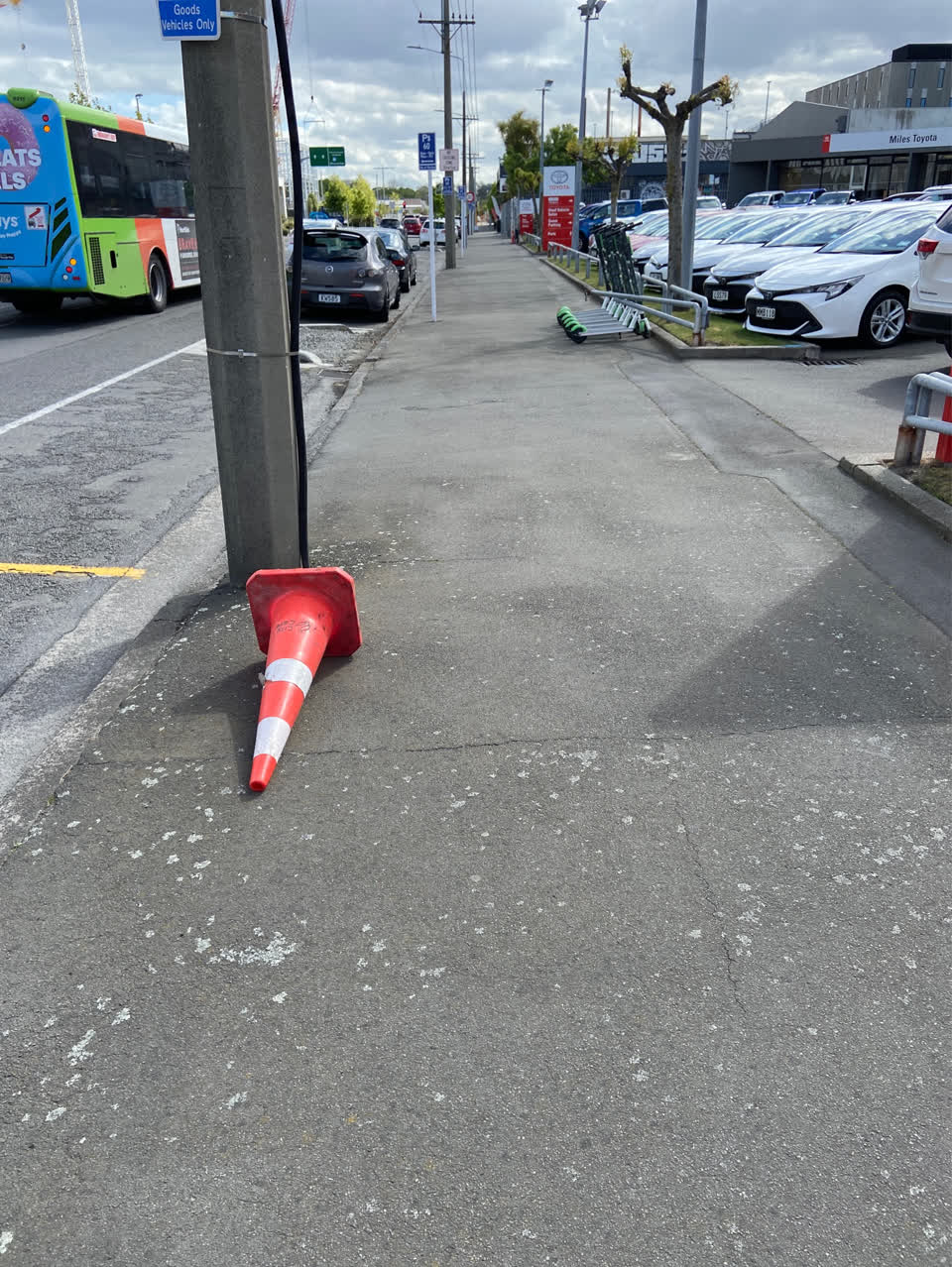 The photograph attached to this roads - general report