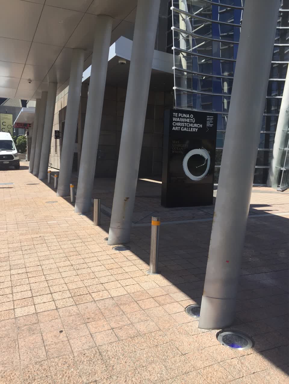 The photograph attached to this facility - general request report