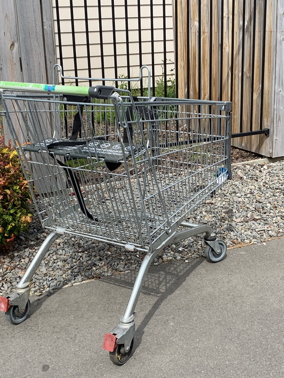 The photograph attached to this general - abandoned trolley report