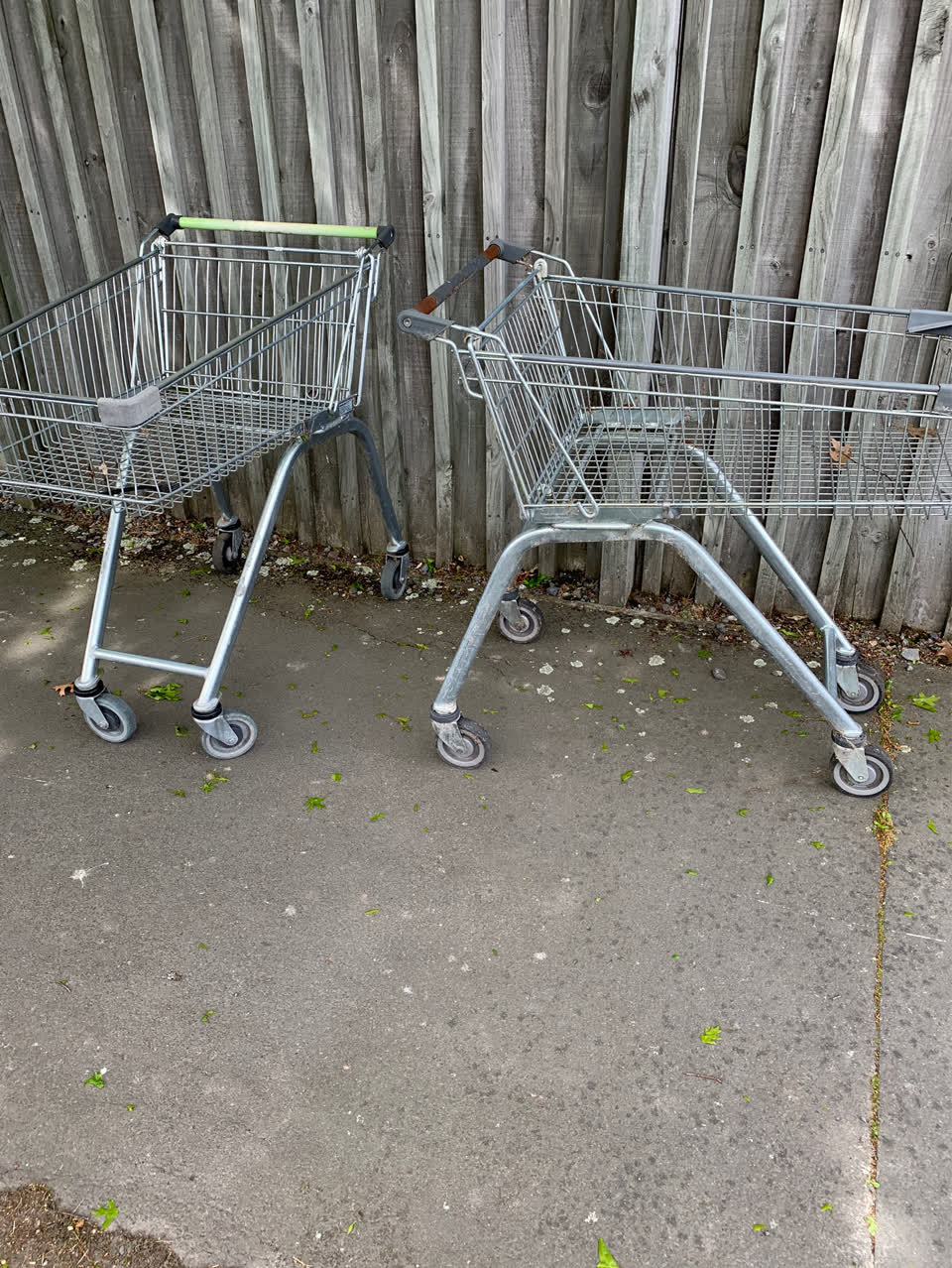 The photograph attached to this general - abandoned trolley report