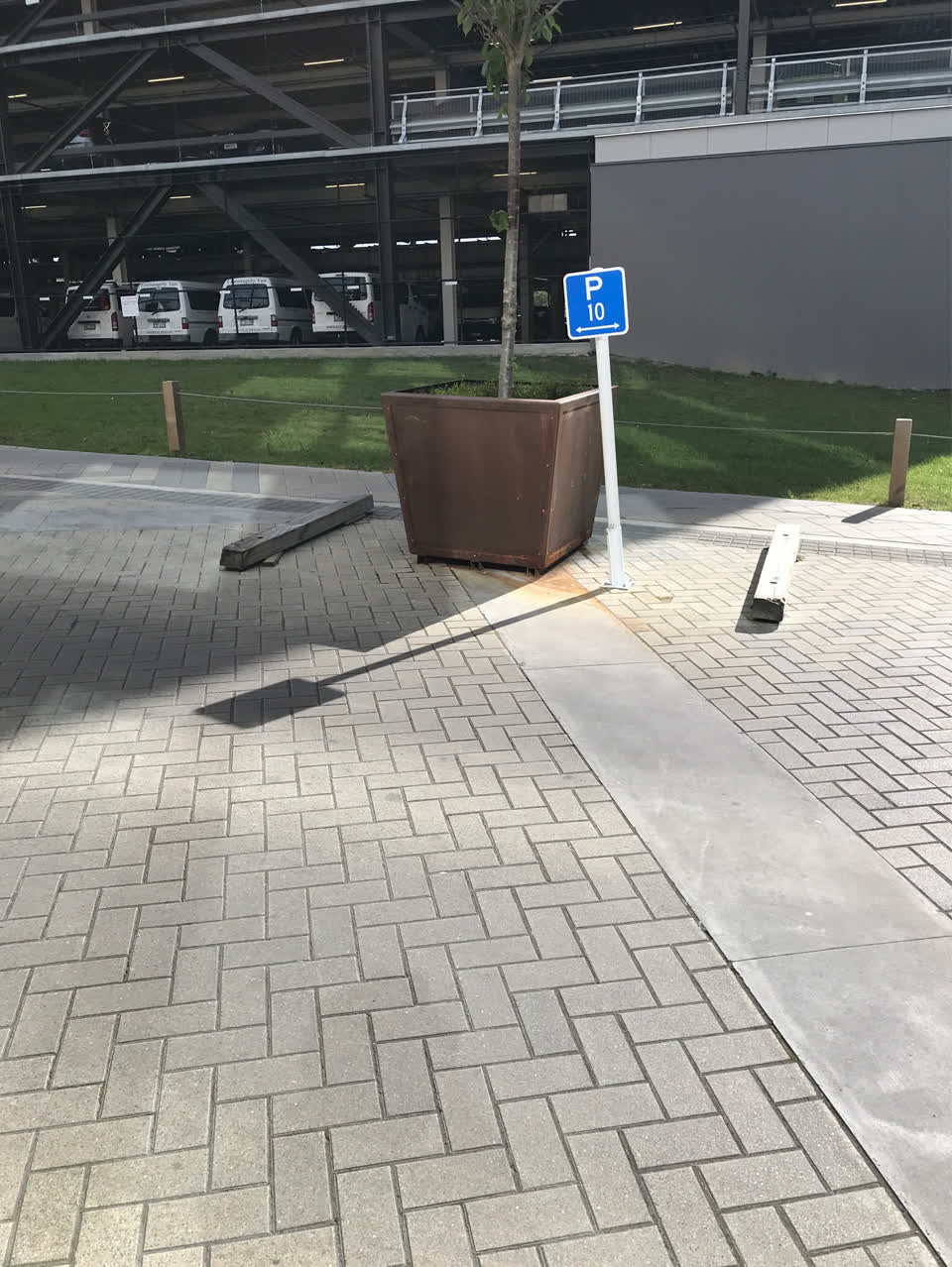 The photograph attached to this facility - general request report
