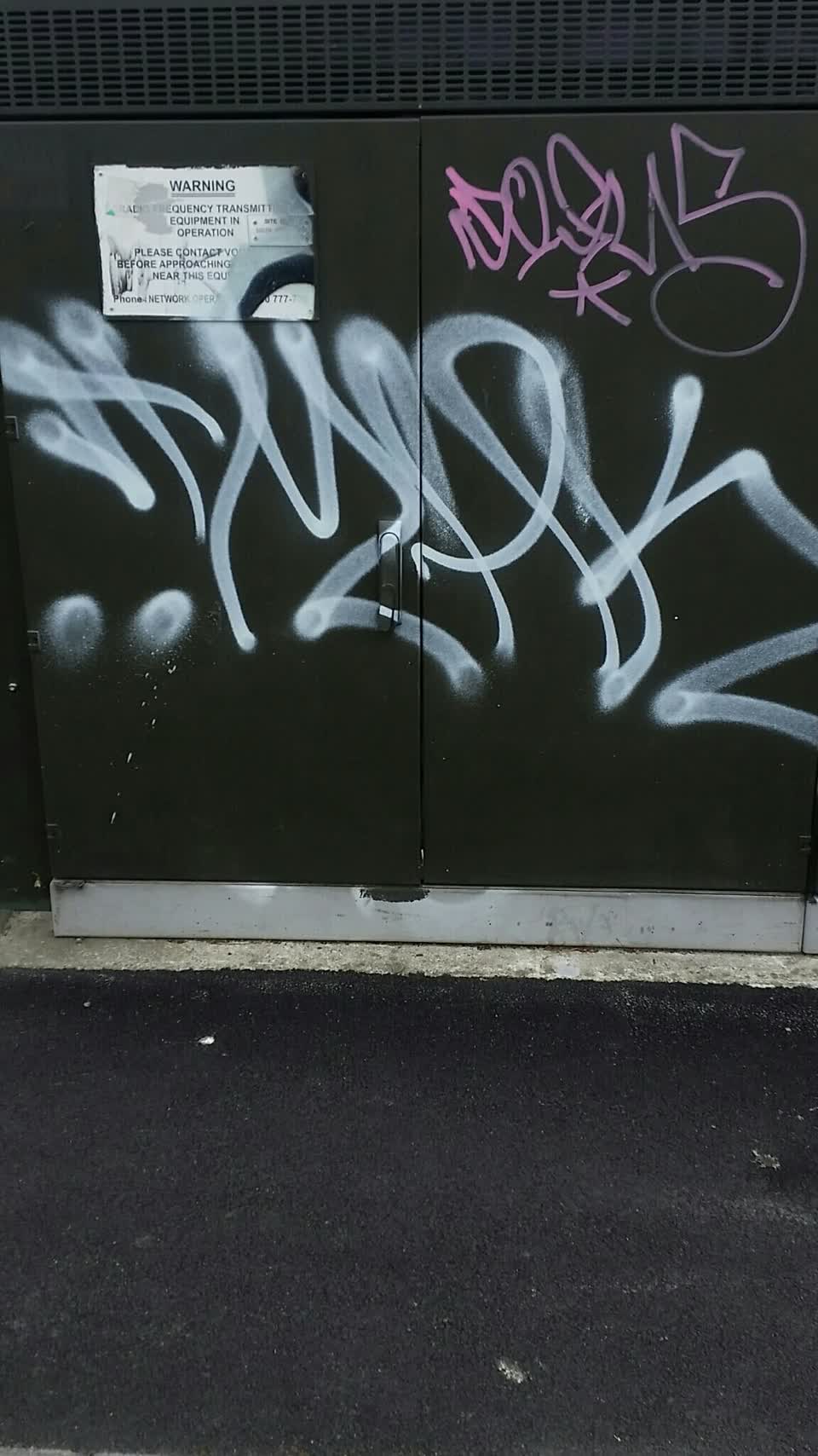 The photograph attached to this vandalism - general report