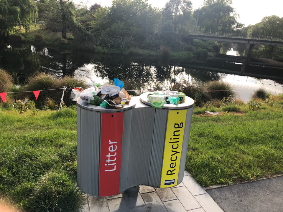 The photograph attached to this rubbish and bins - general report