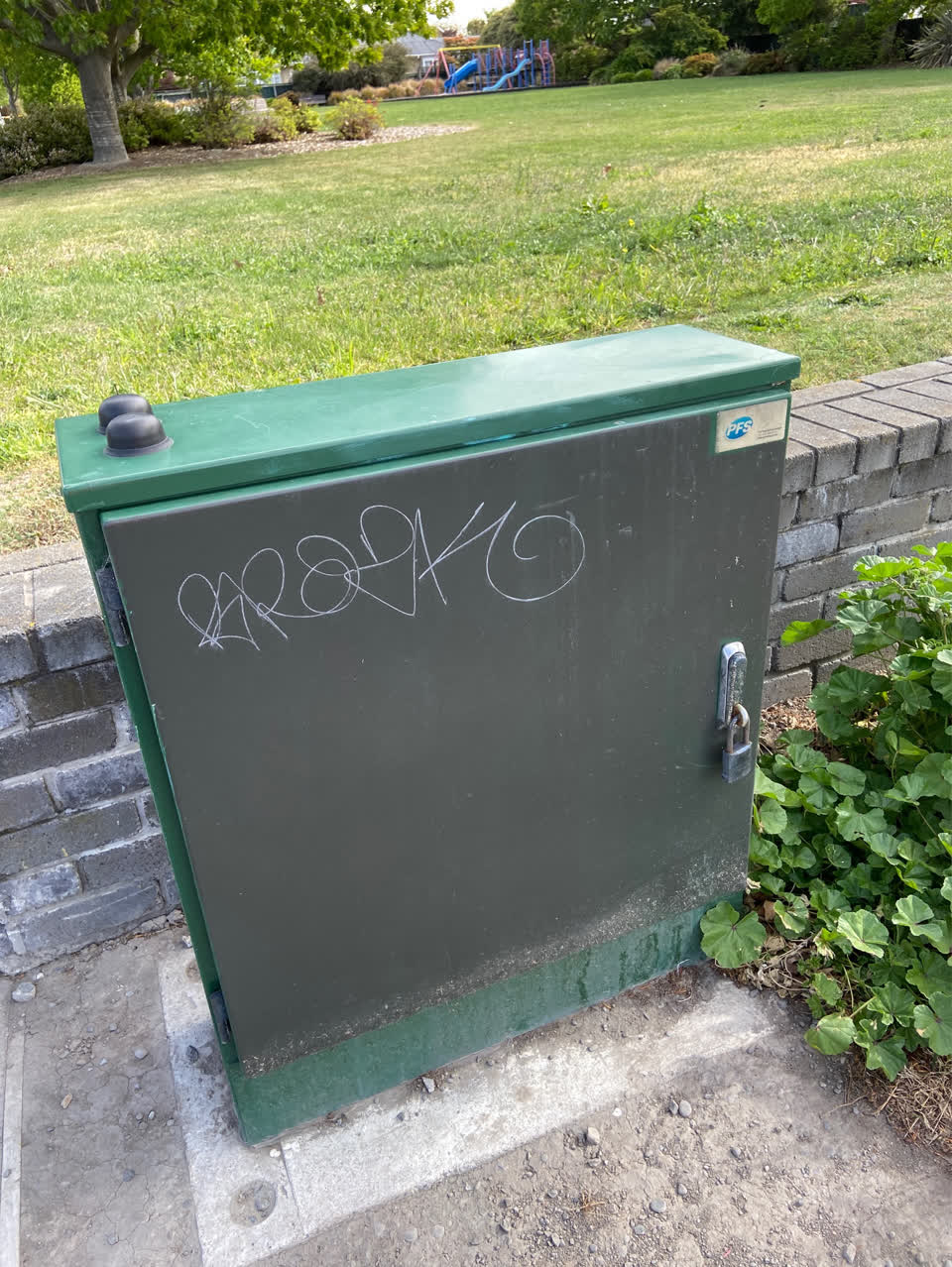 The photograph attached to this graffiti report