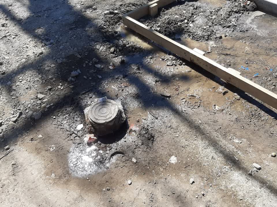 The photograph attached to this water supply report