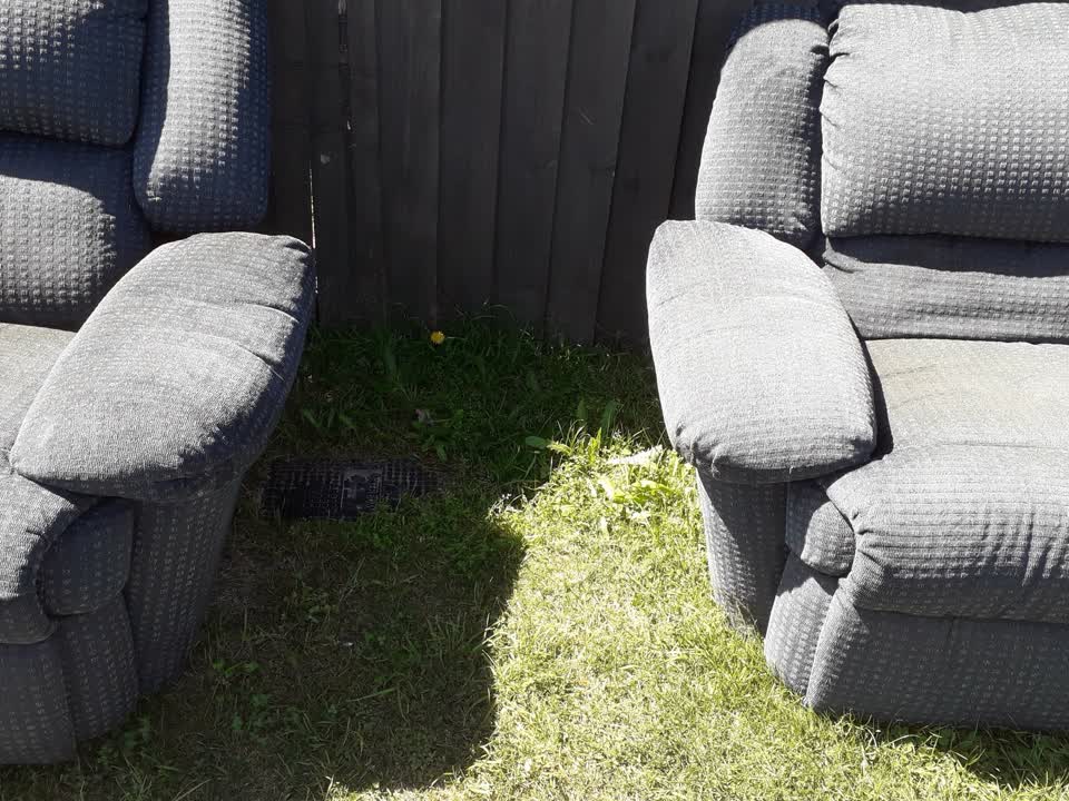 The photograph attached to this dumped rubbish report