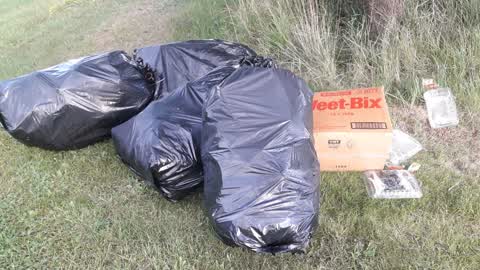 Litter, a report photo