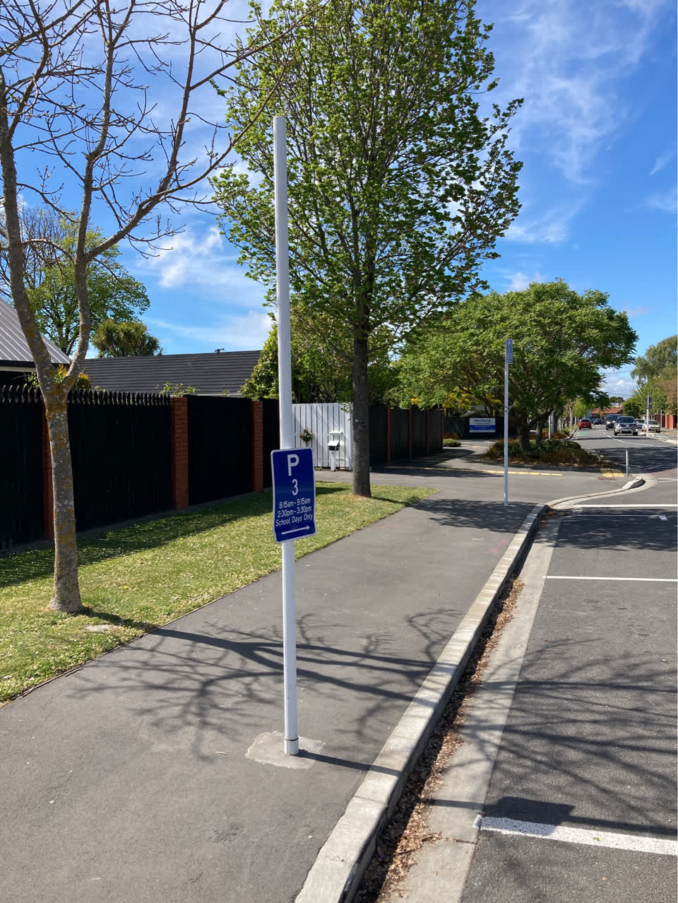 The photograph attached to this damaged street sign report