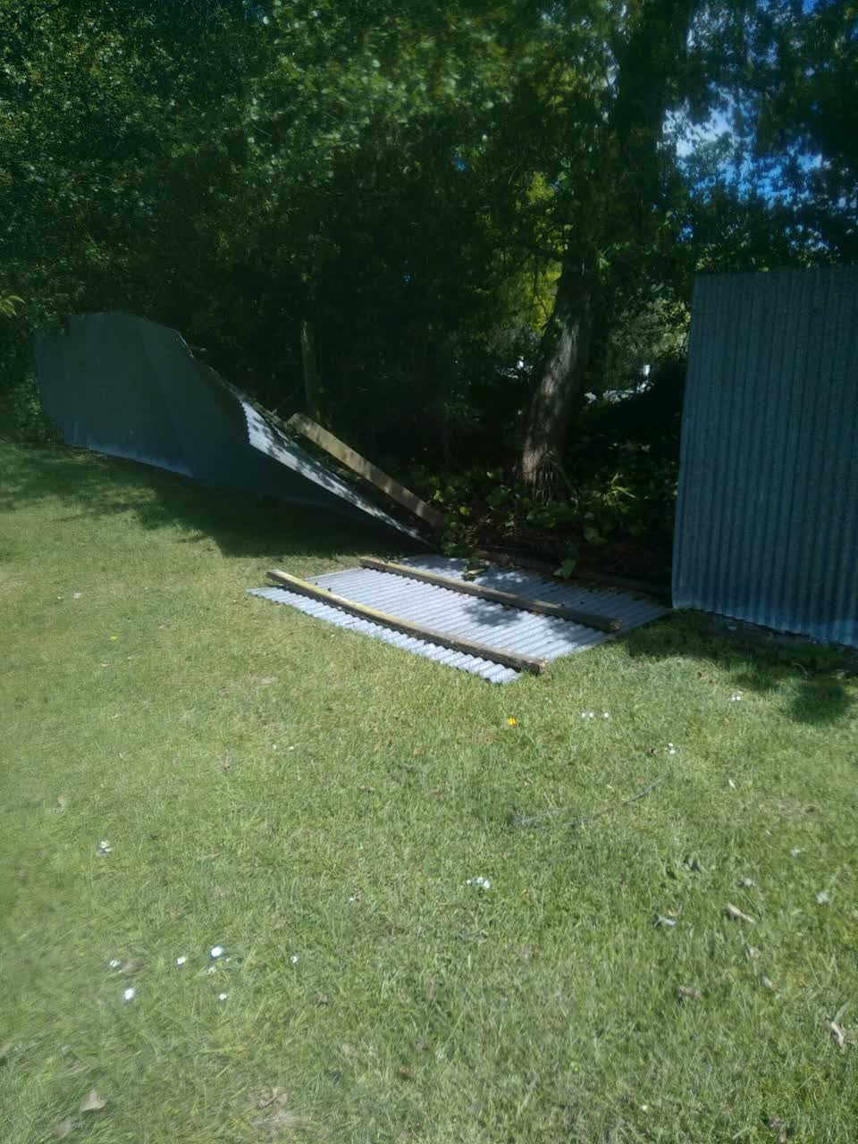 The photograph attached to this vandalism - general report