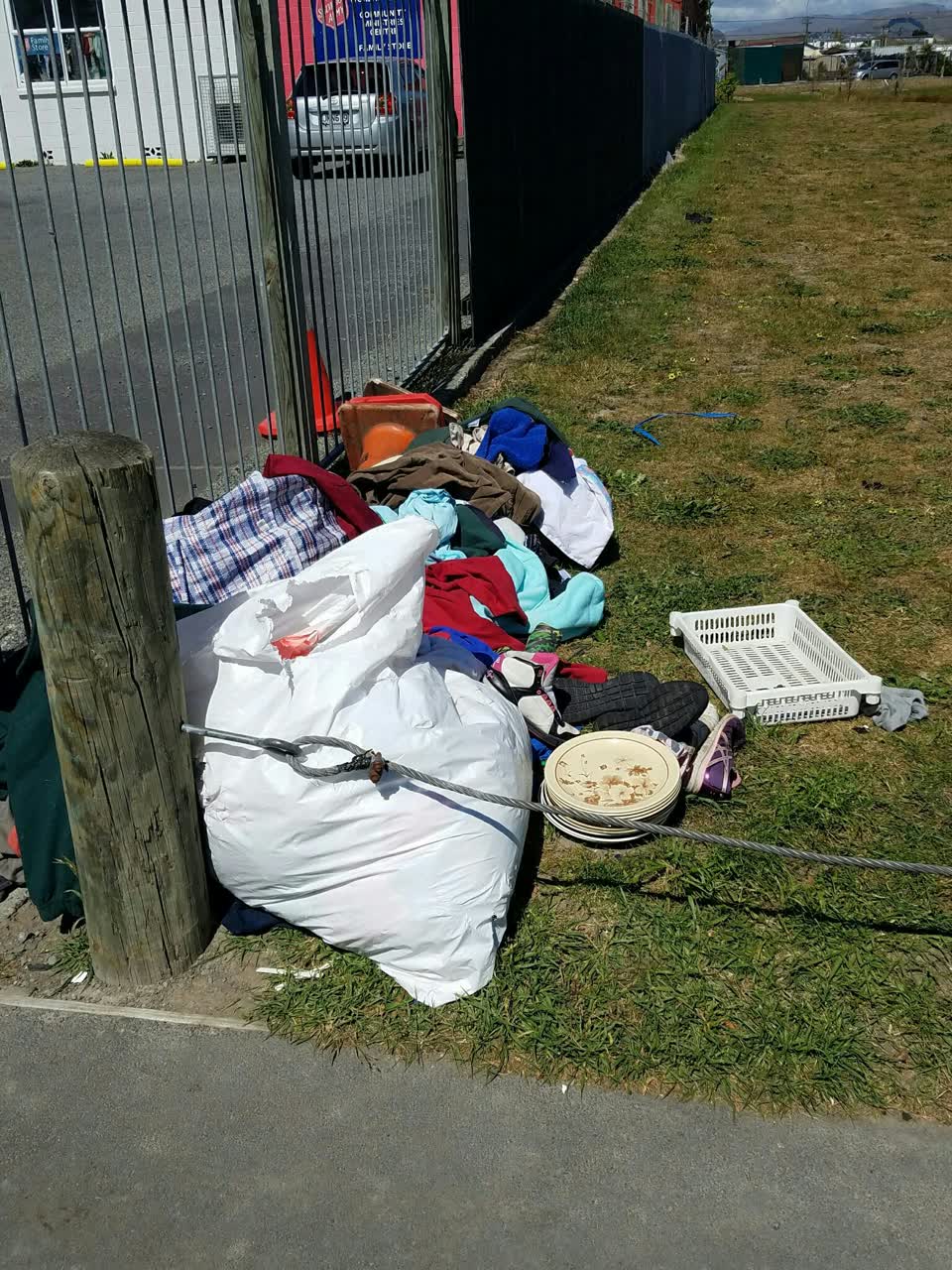 The photograph attached to this dumped rubbish report