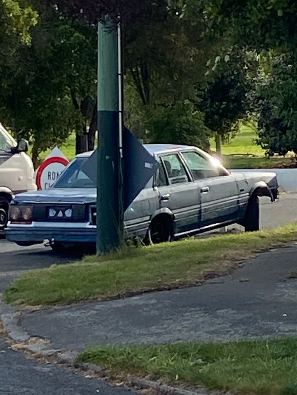 The photograph attached to this abandoned vehicle report