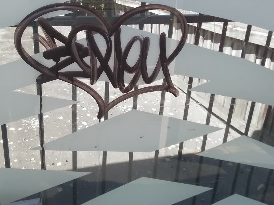 The photograph attached to this graffiti report