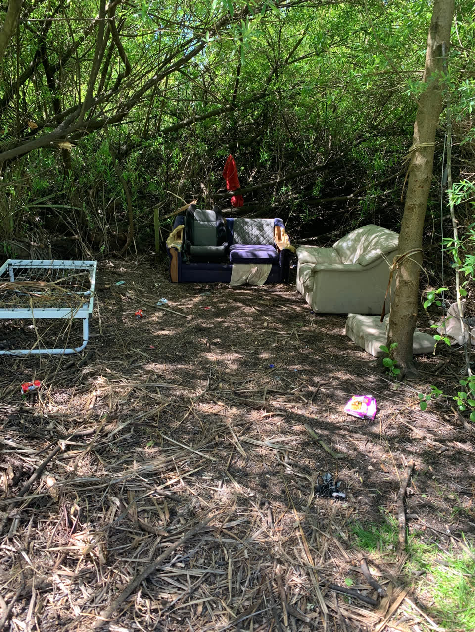 The photograph attached to this dumped rubbish report