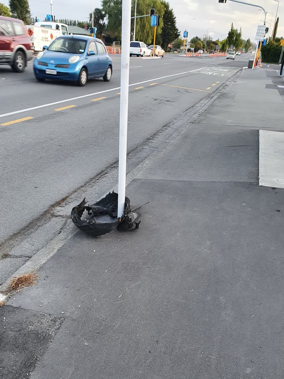 The photograph attached to this rubbish and bins - general report