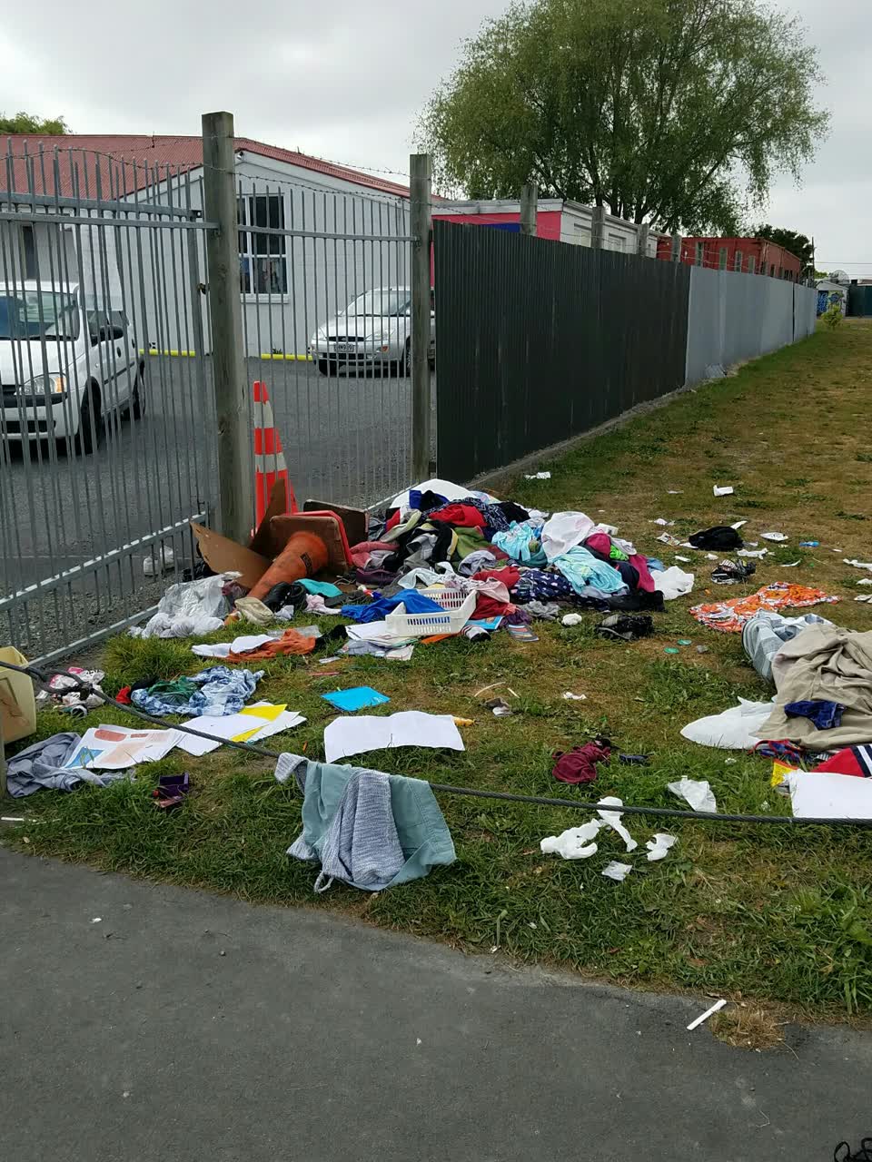 The photograph attached to this dumped rubbish report