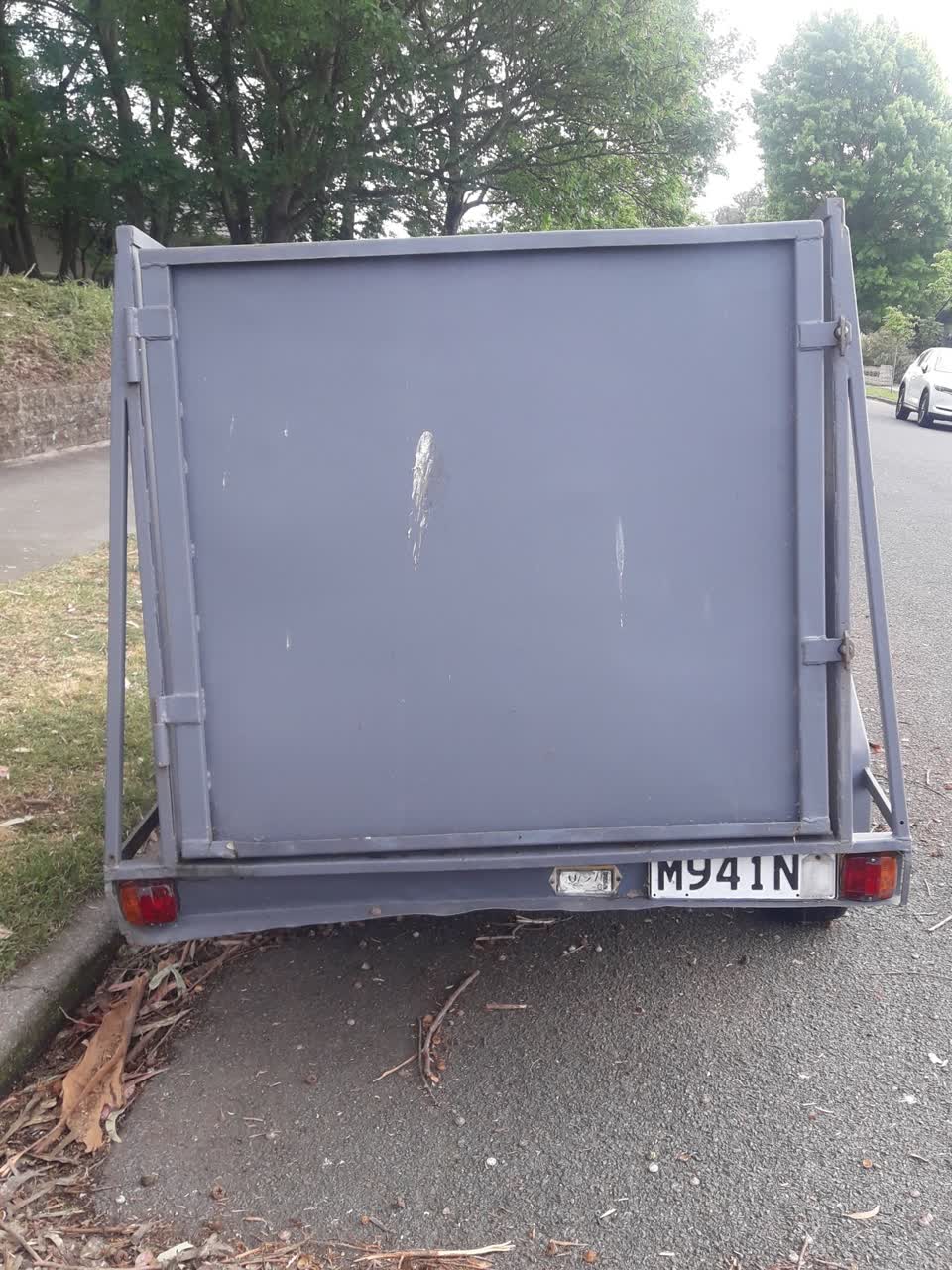 The photograph attached to this abandoned vehicle report