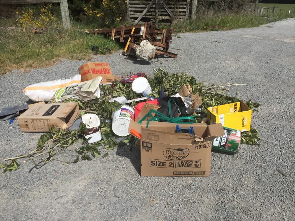 The photograph attached to this dumped rubbish report