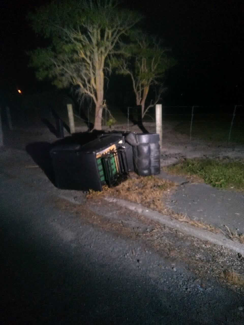 The photograph attached to this dumped rubbish report