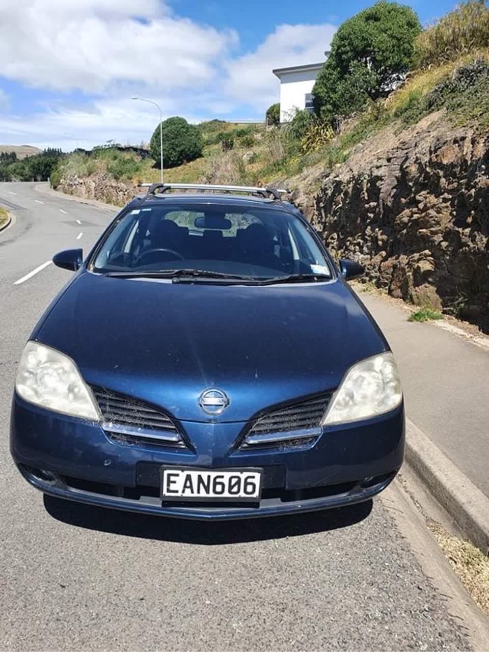 The photograph attached to this abandoned vehicle report