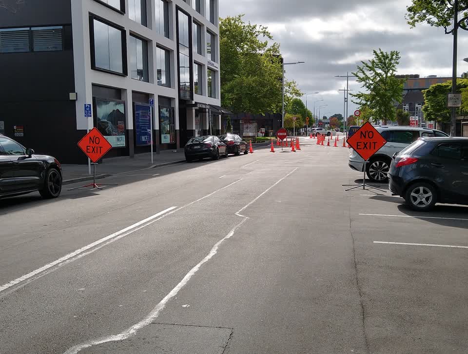 The photograph attached to this road signage report