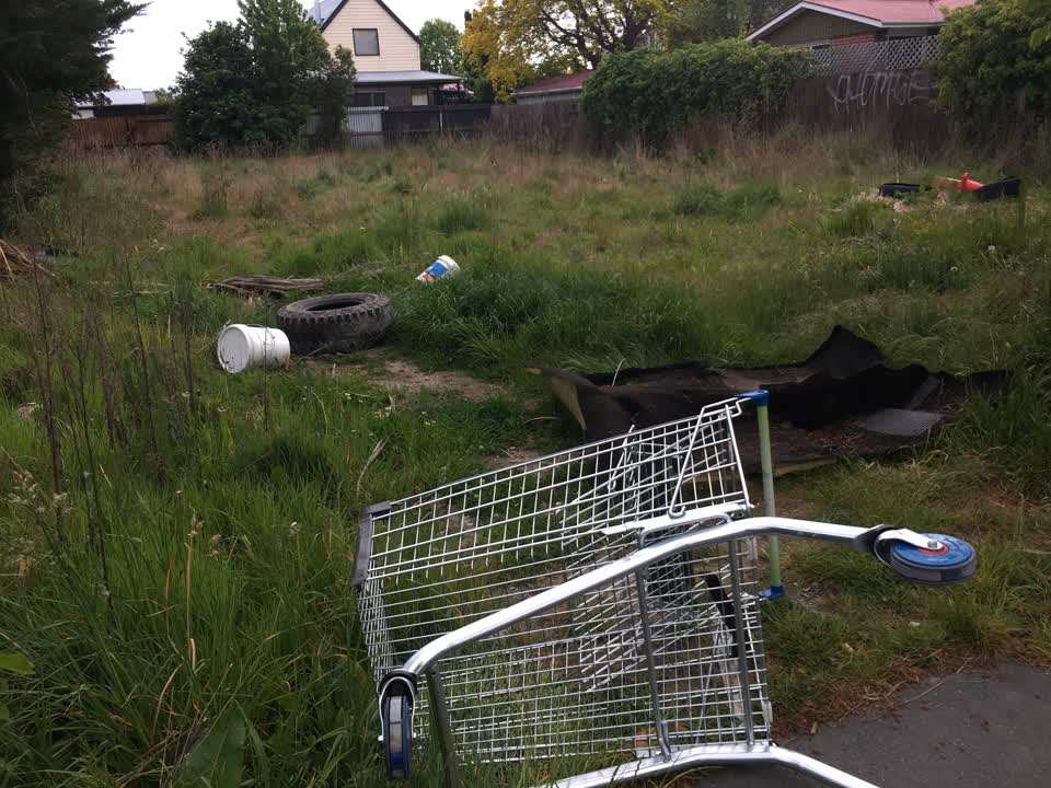 The photograph attached to this dumped rubbish report