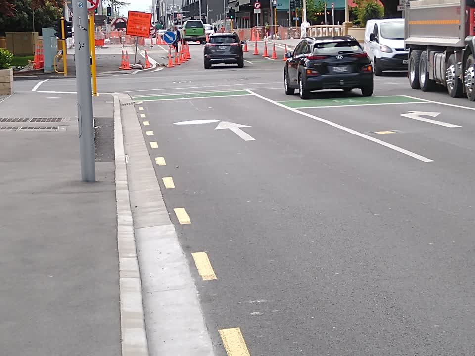 The photograph attached to this road signage report