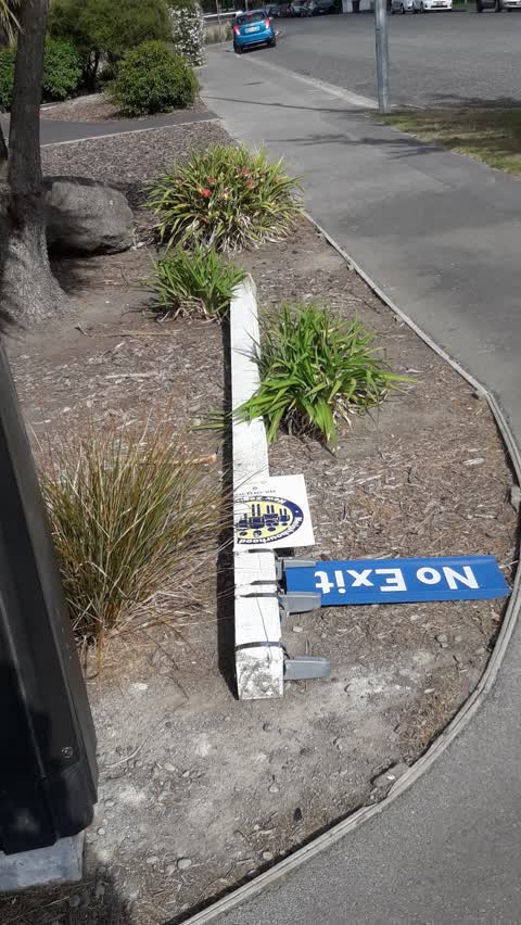 Damaged Street Sign, a report photo