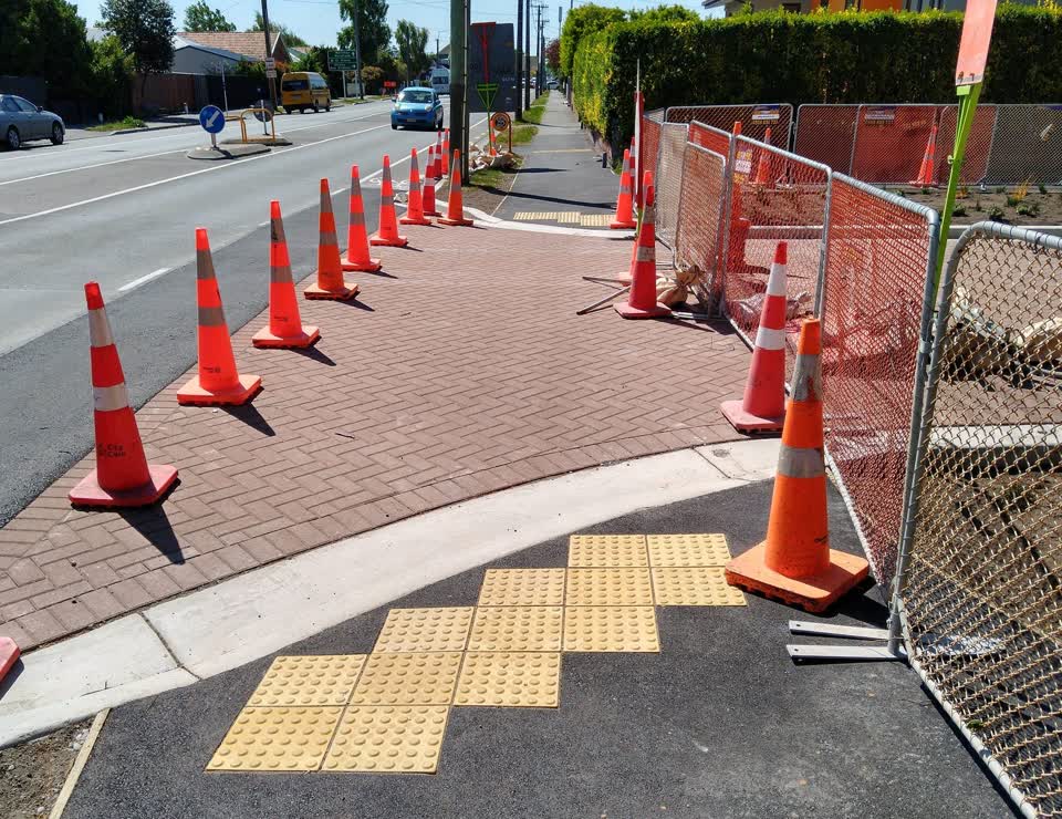 The photograph attached to this road signage report