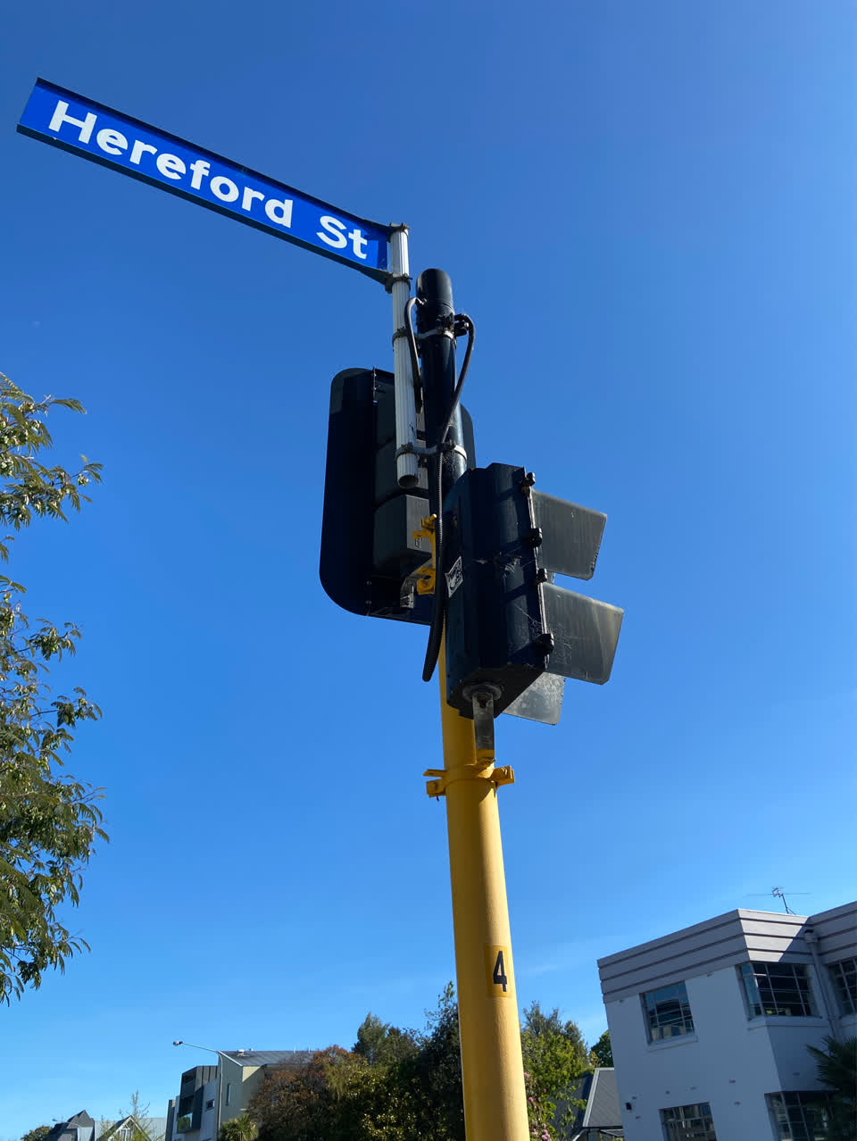 The photograph attached to this road signage report