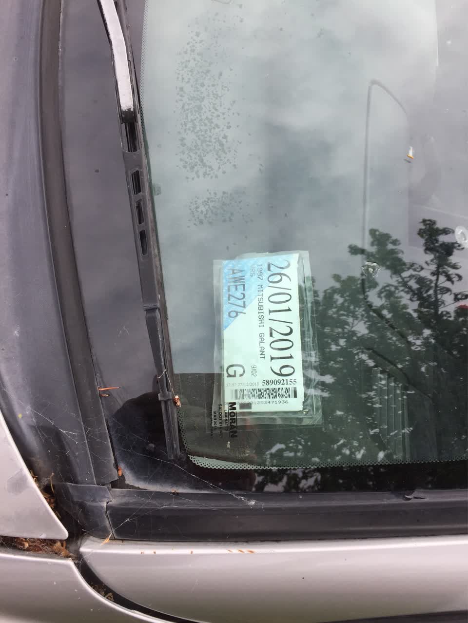 The photograph attached to this hazard, vehicle report