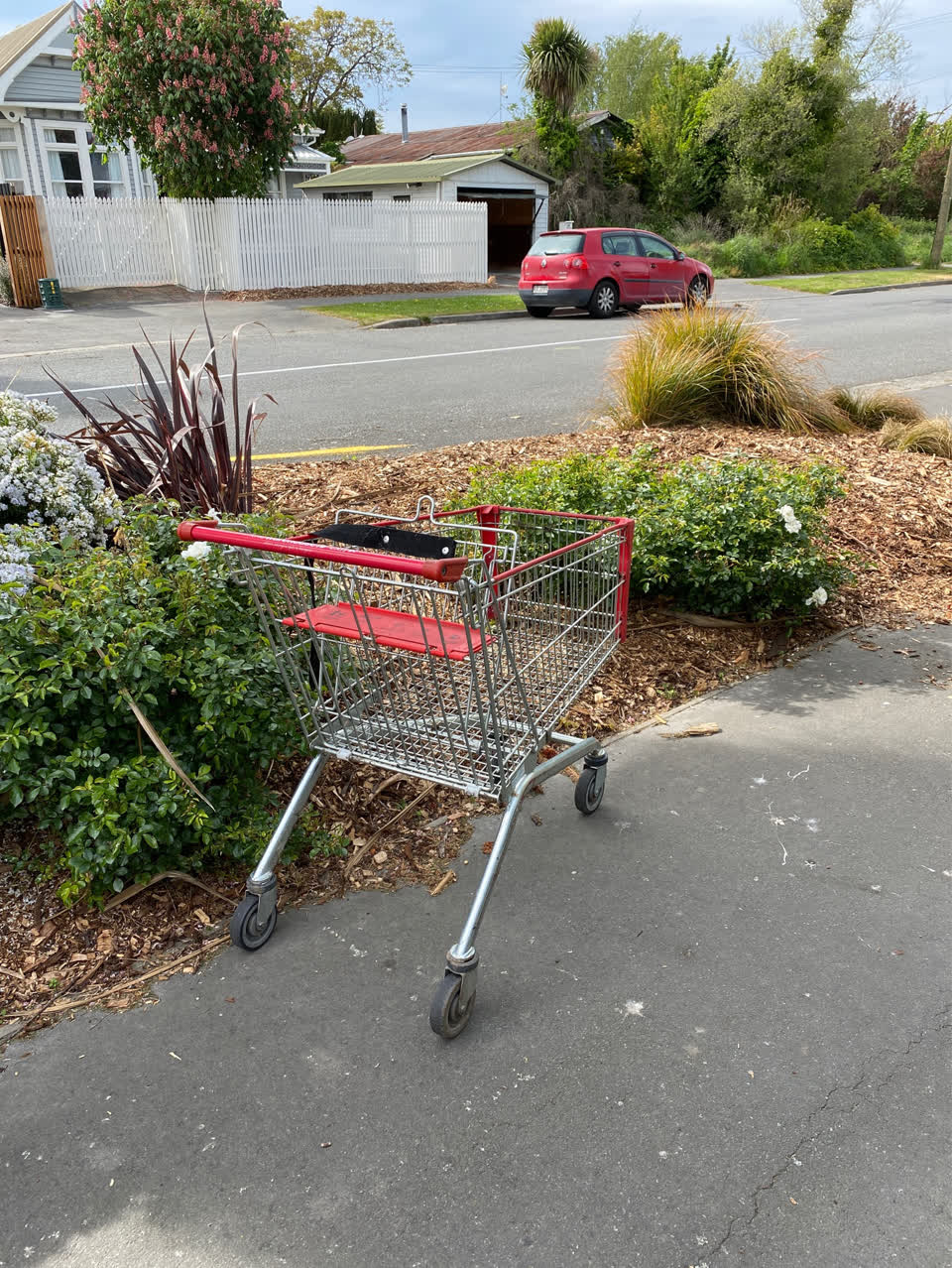 The photograph attached to this general - abandoned trolley report
