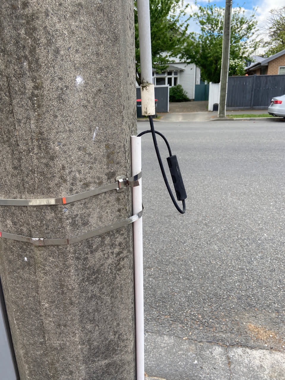 The photograph attached to this vandalism - general report