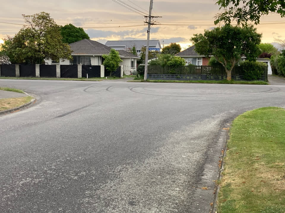 The photograph attached to this vandalism - general report