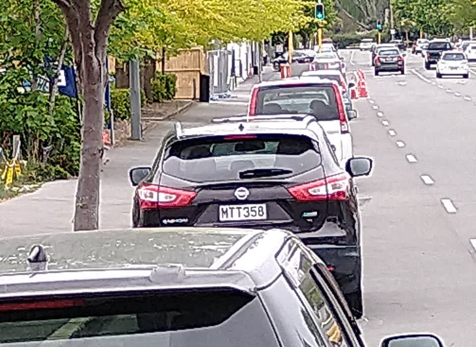 The photograph attached to this road signage report
