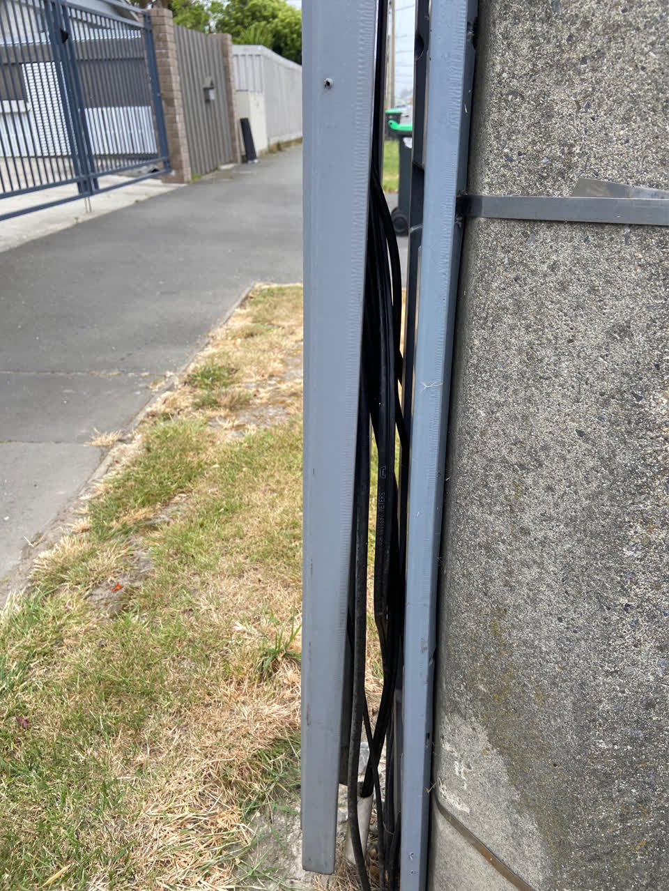 The photograph attached to this vandalism - general report