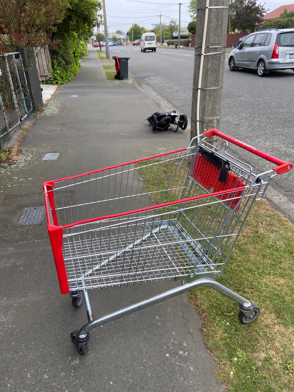 The photograph attached to this general - abandoned trolley report