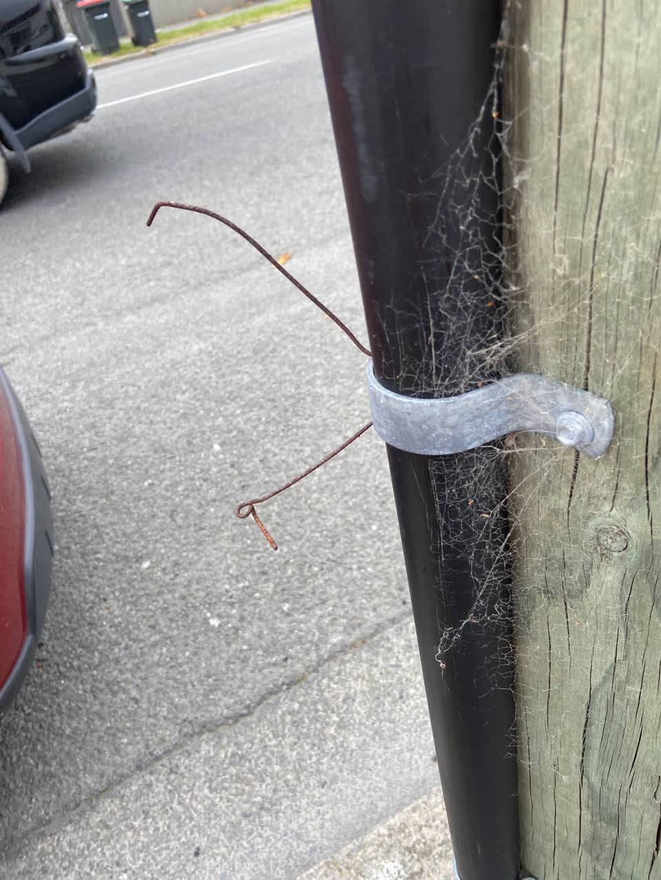 The photograph attached to this vandalism - general report