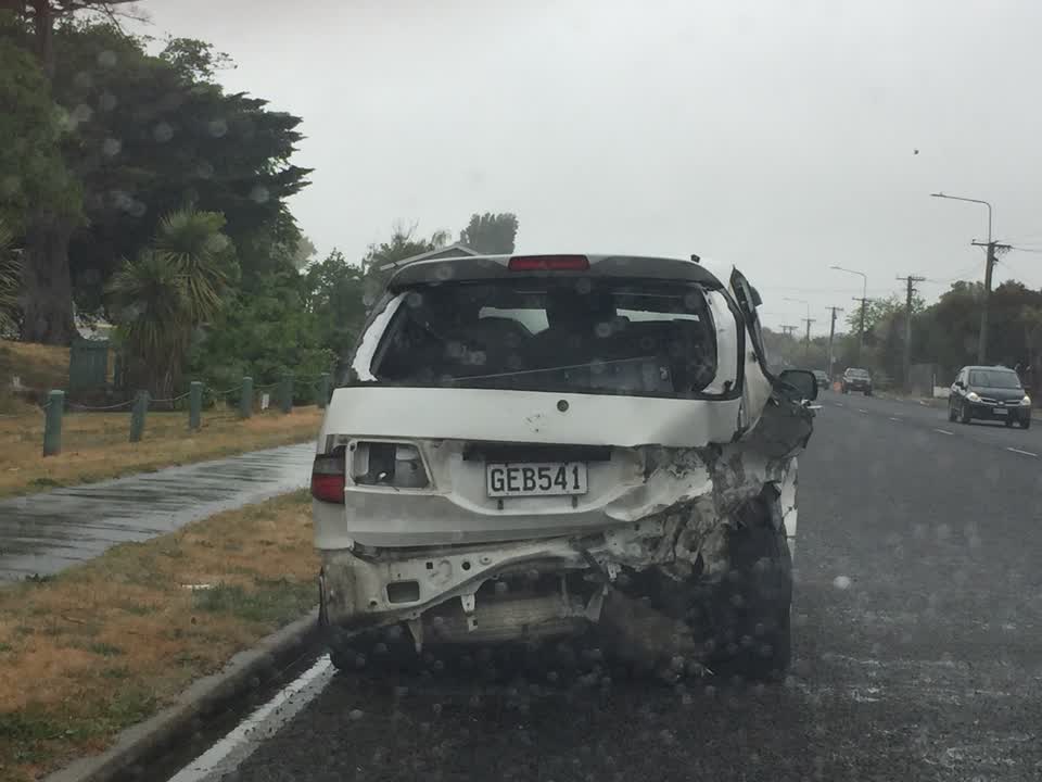 The photograph attached to this hazard, vehicle report