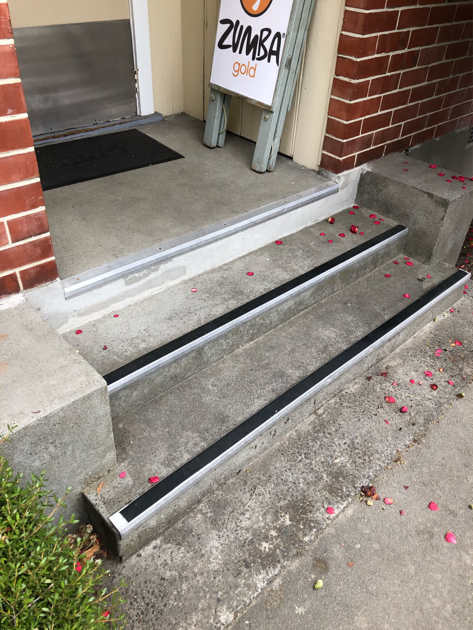 The photograph attached to this facility - general request report