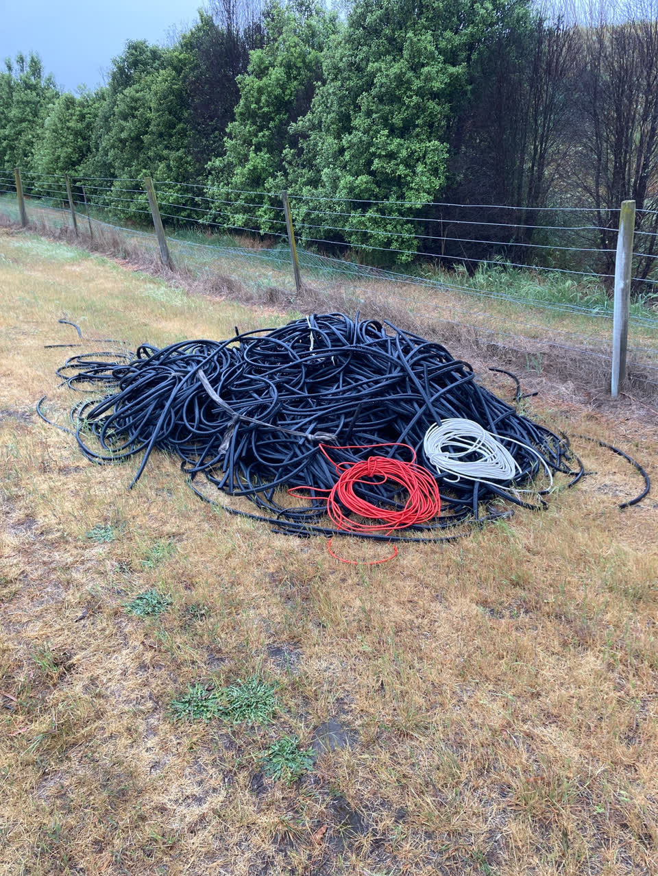 The photograph attached to this dumped rubbish report