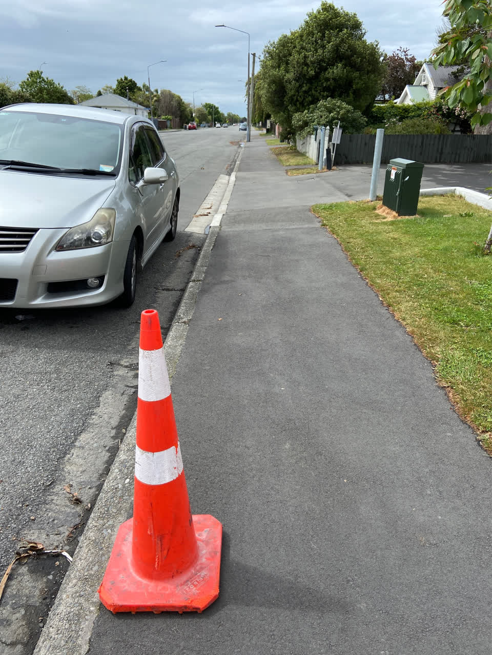 The photograph attached to this road signage report
