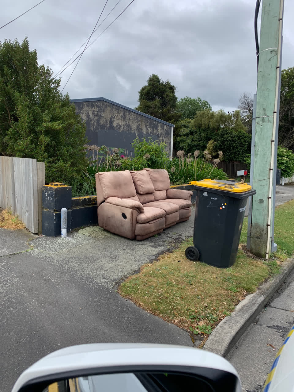 The photograph attached to this dumped rubbish report