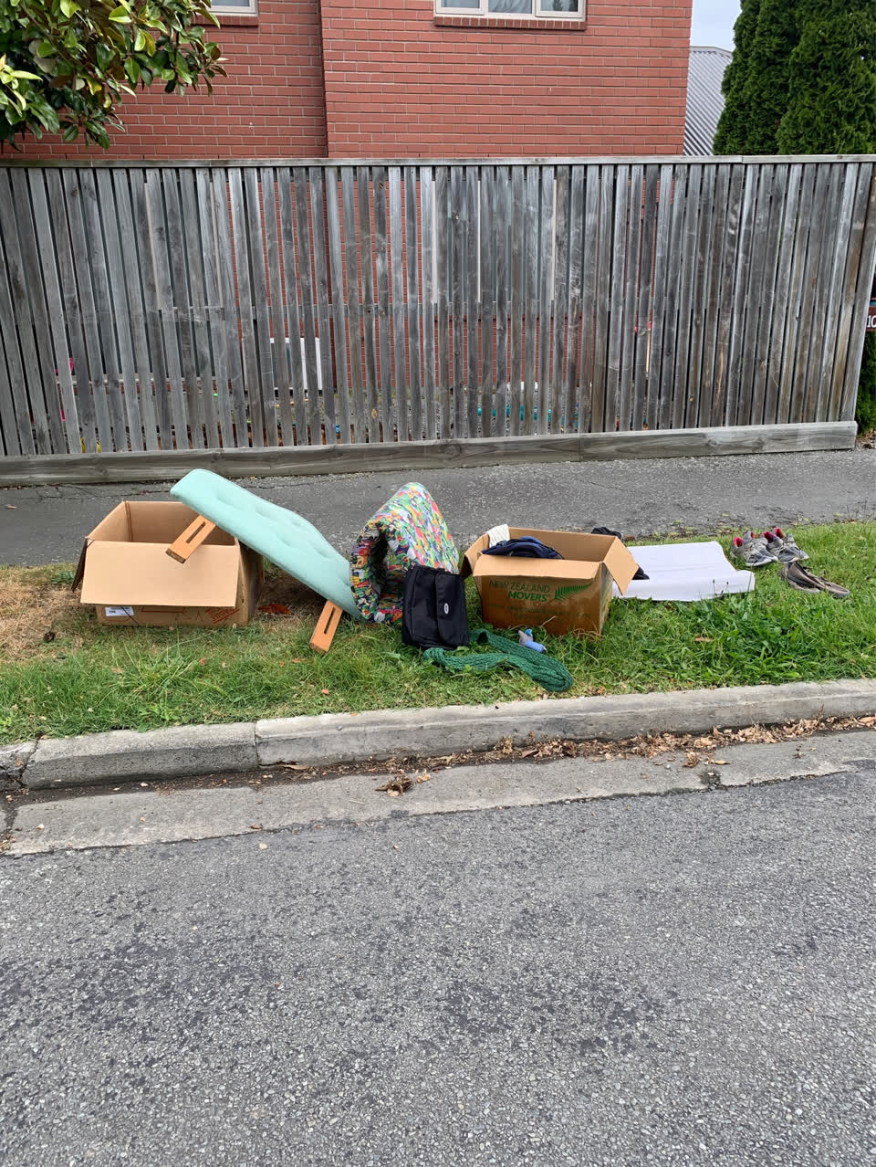 The photograph attached to this dumped rubbish report