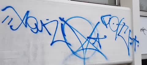 Graffiti, a report photo