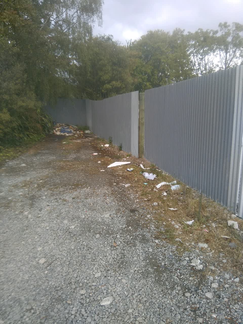The photograph attached to this dumped rubbish report