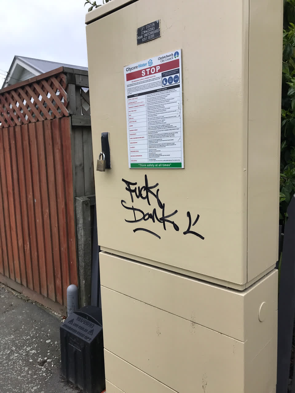 The photograph attached to this graffiti report
