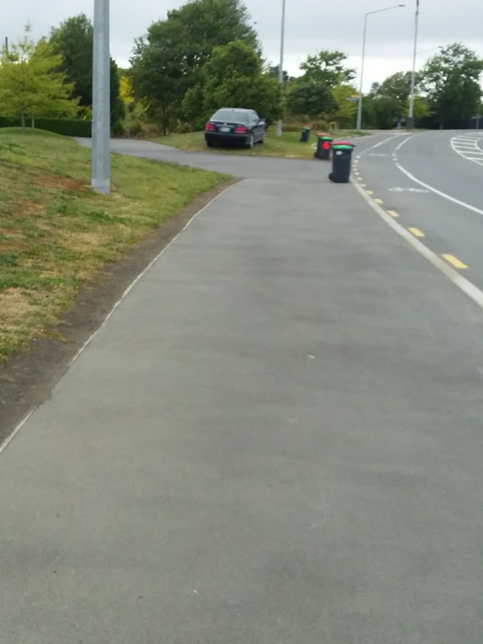 The photograph attached to this hazard, vehicle report