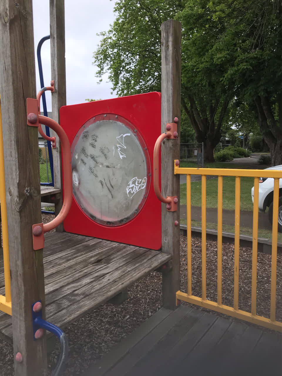 The photograph attached to this graffiti report