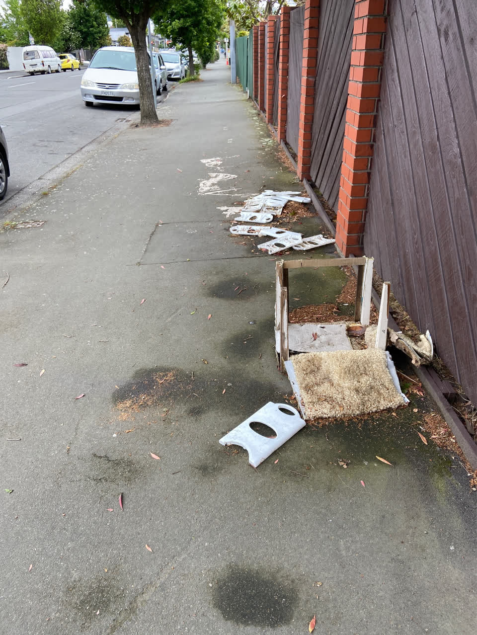 The photograph attached to this rubbish/recycling report