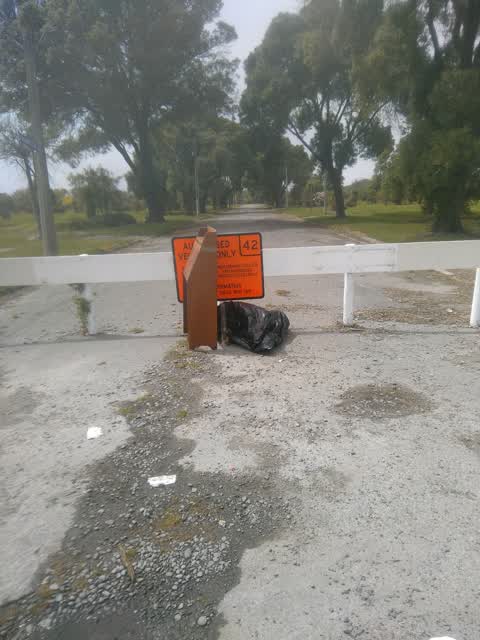 Rubbish/Recycling, a report photo